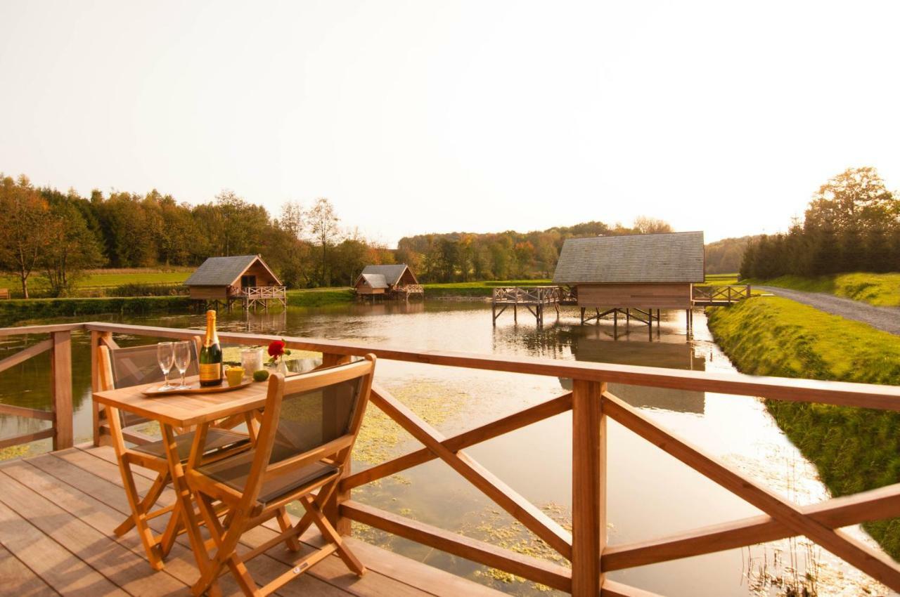 Aqualodge Hotel Insolite Ermeton-sur-Biert ภายนอก รูปภาพ