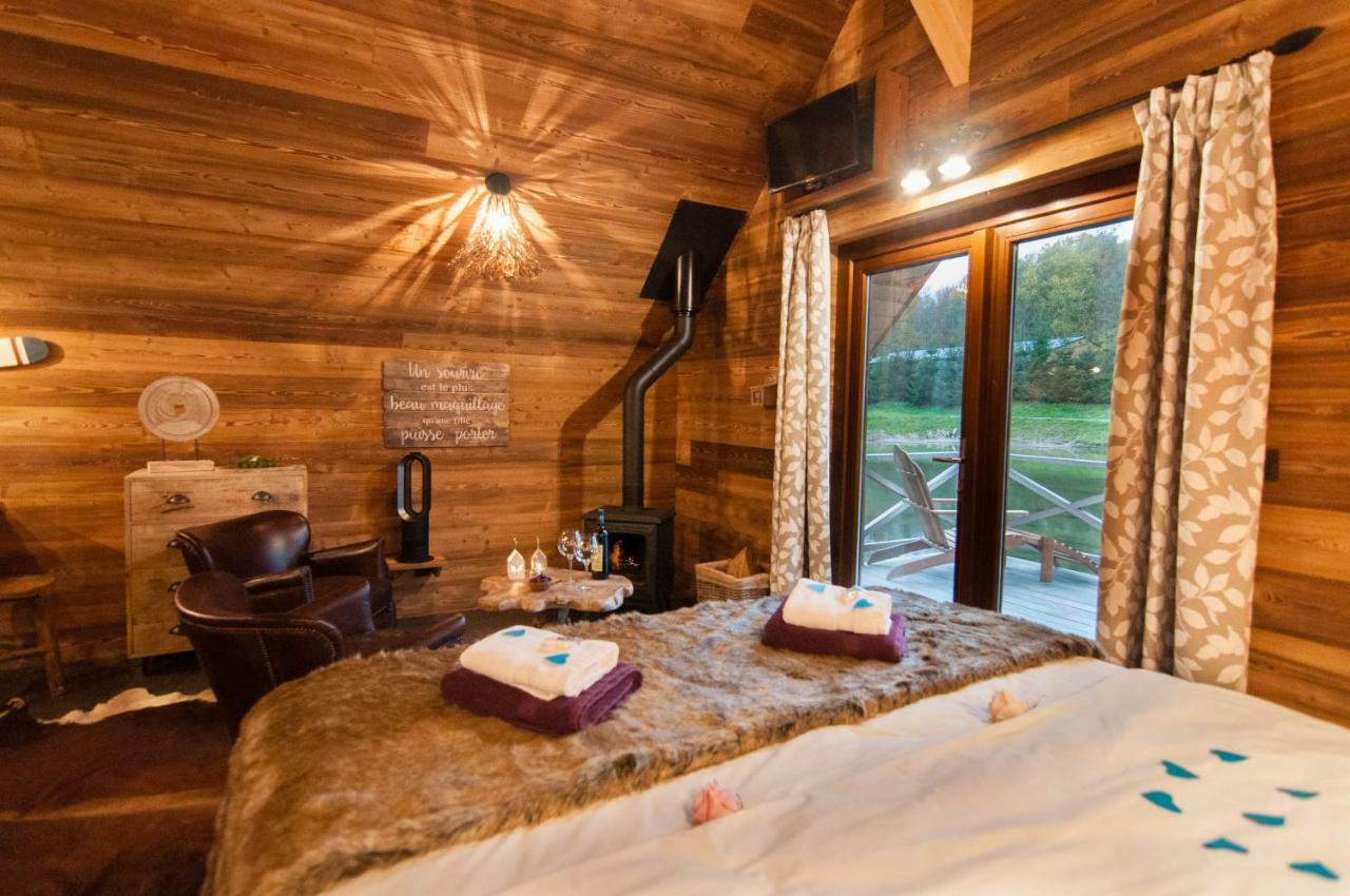 Aqualodge Hotel Insolite Ermeton-sur-Biert ภายนอก รูปภาพ